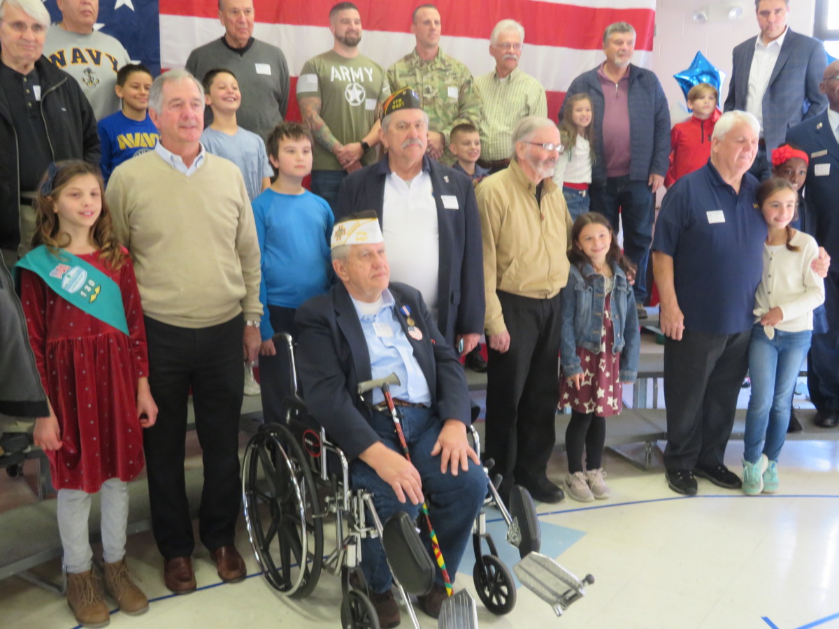MES Honors Veterans