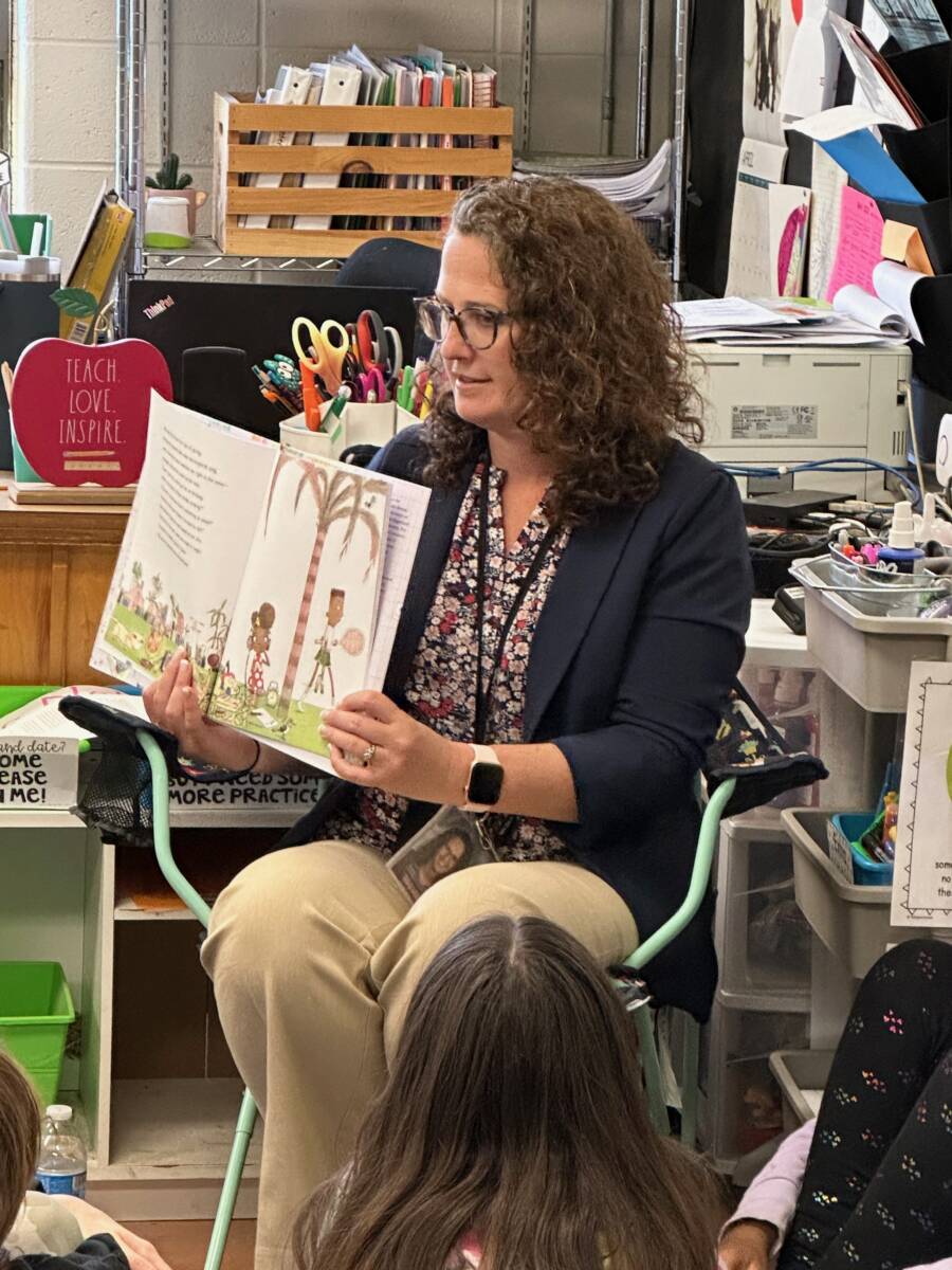 FH Kim Nelly reading to 4th grade class (option 2)